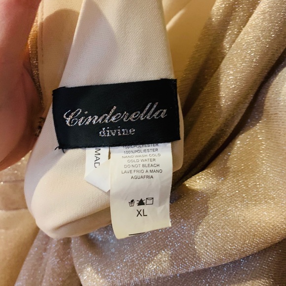 Wedding or formal dress - Picture 2 of 4